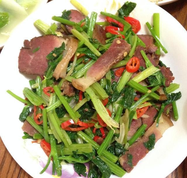 芹菜炒香干要加肉吗 b211271227174605a9bcef9a11ff712c.jpeg