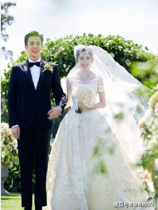 张若昀唐艺昕女儿样子 b9418fe07f344dd68ad818918ca54e71.png