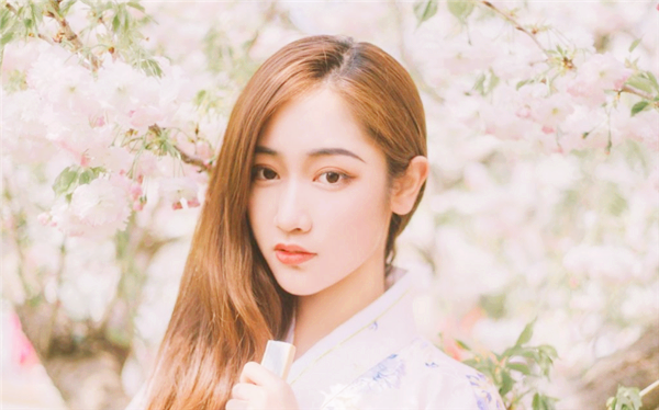 如何拥有气质魅力 bd26832e94b24d75a528ce233bf34129.png