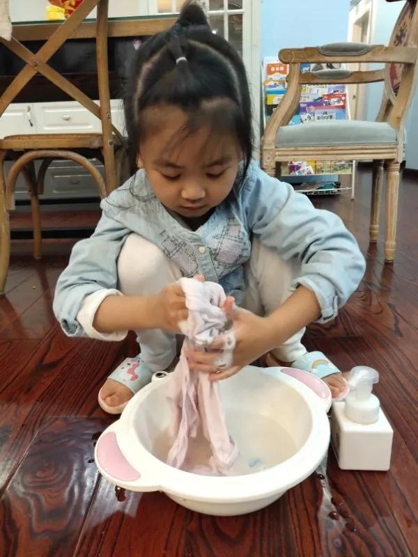 原创中国小学生每天劳动12分钟，为何我们的教育越来越“反生活”？