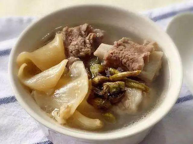 什么炖排骨汤能补气血 dd3c2cb9736844678efc2c735892e224.jpeg