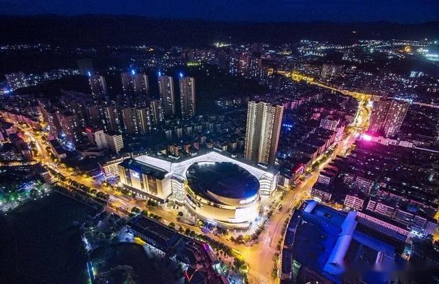 2020年衡阳gdp是_街拍衡阳丰满上围辣妈(3)