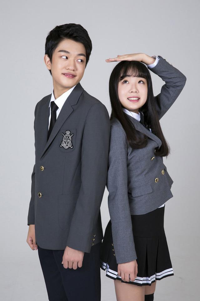 『刘某』开学第一天同学懵了，这就是青春的魅力吧男孩4个月猛涨12cm