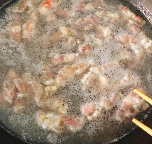 酸汤肥牛的做法家常简单窍门 fba42e8c5ef2453aa50168799a1e3123.jpeg