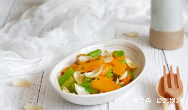 西红柿炒黄豆芽的方法 ff6a9f996bd34672a3473f648b656e39.png