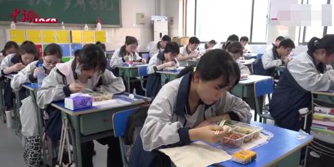 [武汉]校园里的这些硬核防疫让人心暖！武汉高三生复课后