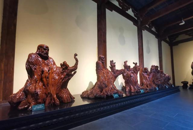 第二部分中国根雕历史人物博物馆,里面全是历朝历代的知名人物,包括