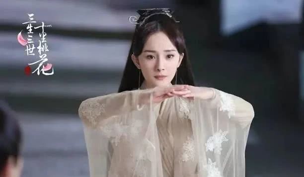 打手机、扔雨伞、黑脸，杨幂被质疑耍大牌到底