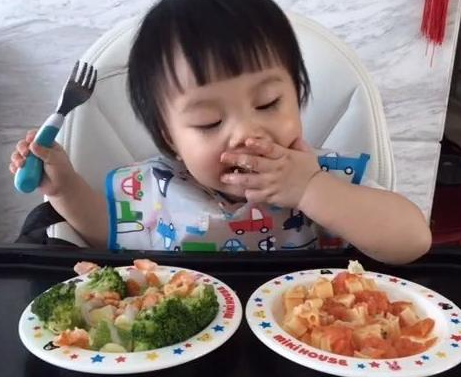 孩子@发育停滞！这3种食物怎么还经常给娃吃？5岁孩子脾胃虚弱