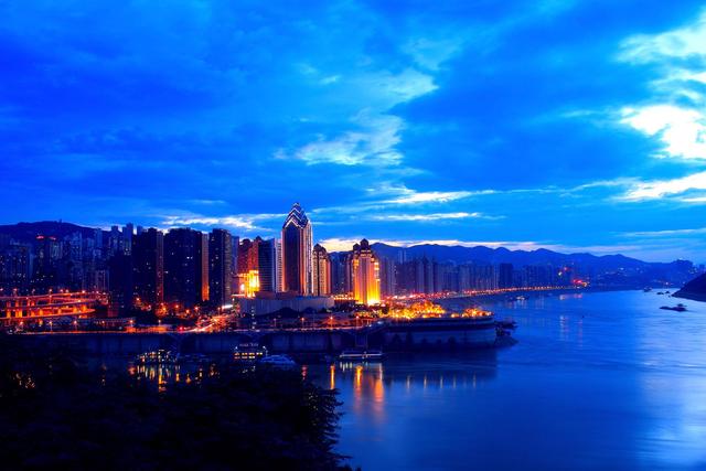 重庆是四川的什么市 34b47328947844369fc557a781d3f086.jpeg