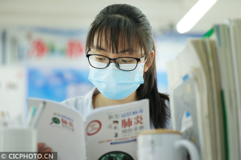 胡学军:湖北云梦:高三学生复课开学