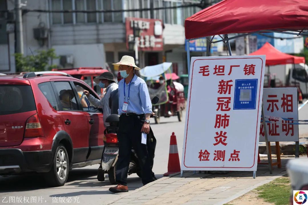 原创高考倒计时2个月，高考镇集中送餐不复存在，陪读家长不准出镇