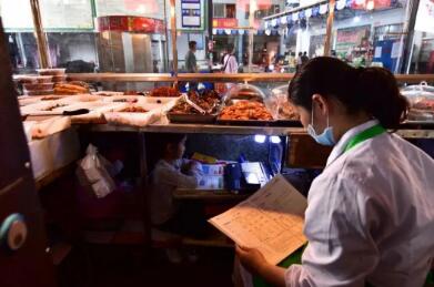 小学生在案板下学习一个月！