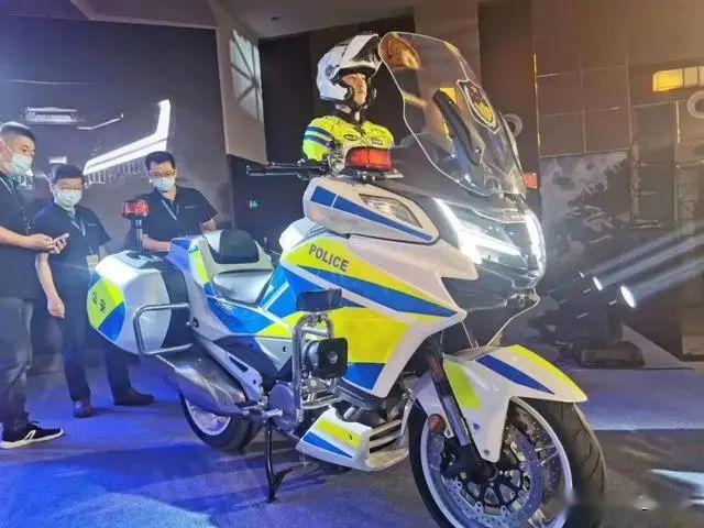 cf1250j是国产首款公升级警用摩托车,结合国内警务