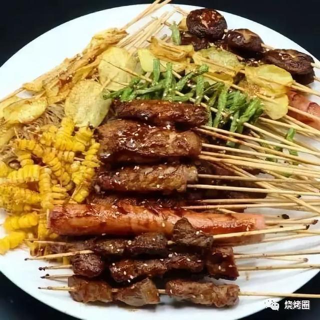 烧烤圈67炸串接地气13款炸串酱怎么蘸着吃都非常美味