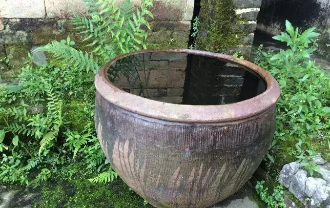 通吉堂:中国人为什么喜欢在院子里放水缸?