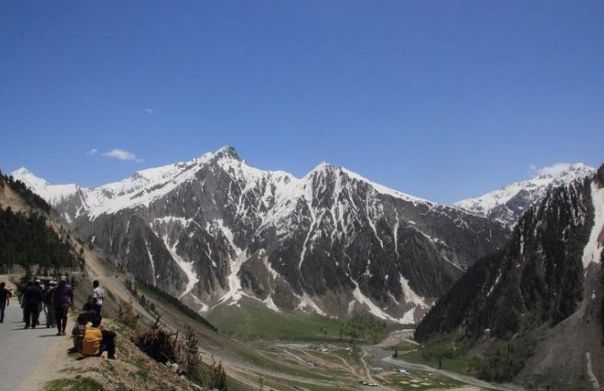 印巴在克什米尔大打出手，一座建筑物坑死五名