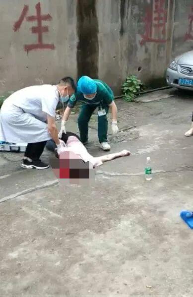 萍乡一男孩坠楼身亡!家属撕心裂肺痛哭