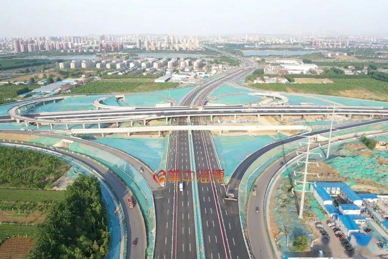 航拍淄博两座新立交桥造型迥异东西线通车