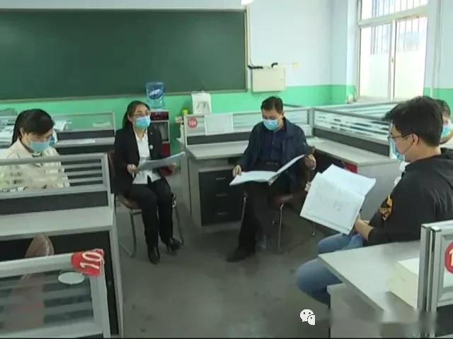 侯马二中老师王转玲用爱托起明天的太阳