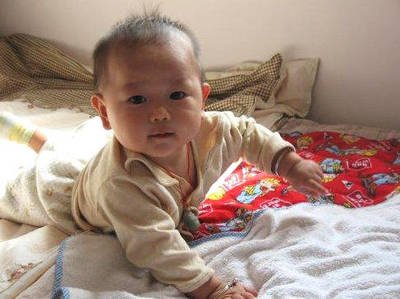 [孩子]4种食物不能喂，太伤脾胃，家长要谨记儿科医生：孩子6岁之前
