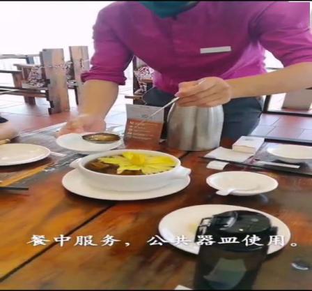 十四人的餐桌图片 cbb82af7861846e7857d4f824525a0f9.jpeg