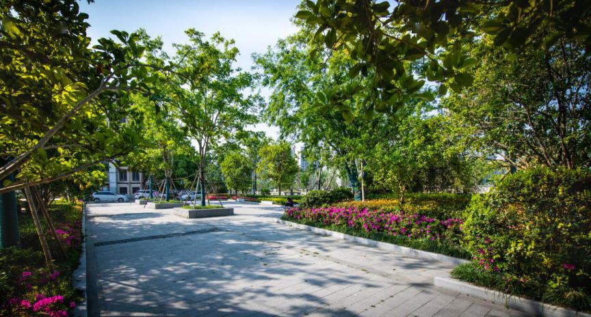 西渠河公园位于迎宾路东侧,西渠河以西,沪昆铁路以南区块,占地面积350