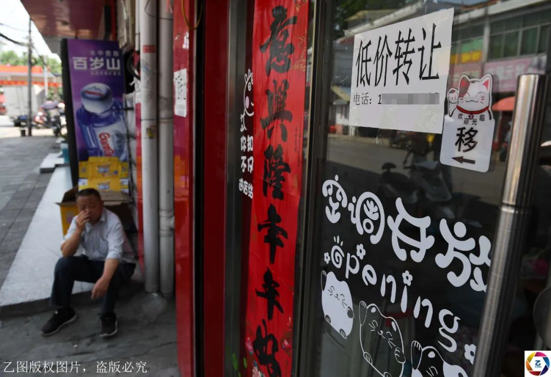 原创高考倒计时2个月，高考镇集中送餐不复存在，陪读家长不准出镇