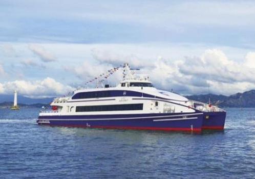 深圳海域 "海上看深圳" 全球第一艘油电混合双动力大型滨海旅游观光船