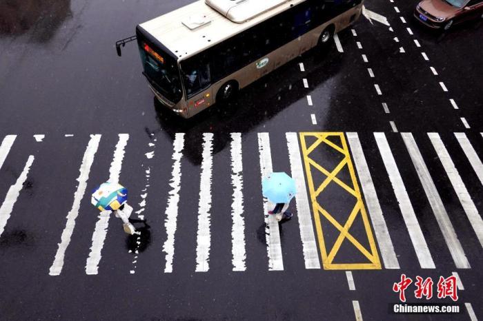 新一轮大范围降雨来临中东部气温经历“过山车”