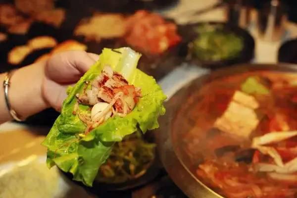 八色烤肉人均_烤肉拌饭图片