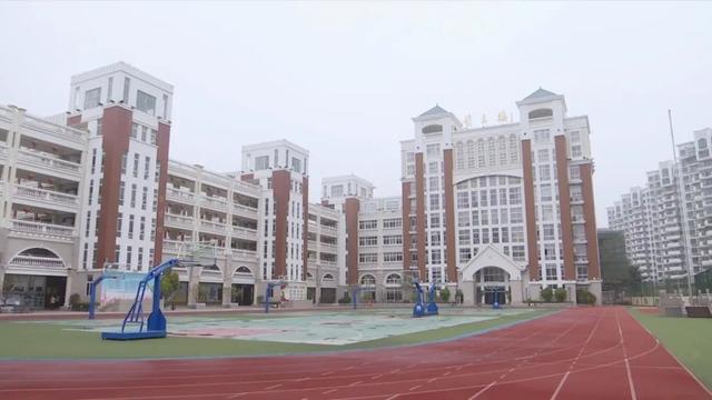 作为晋江一所百年名校,晋江市实验小学在校生共有3338名,即将返校的六
