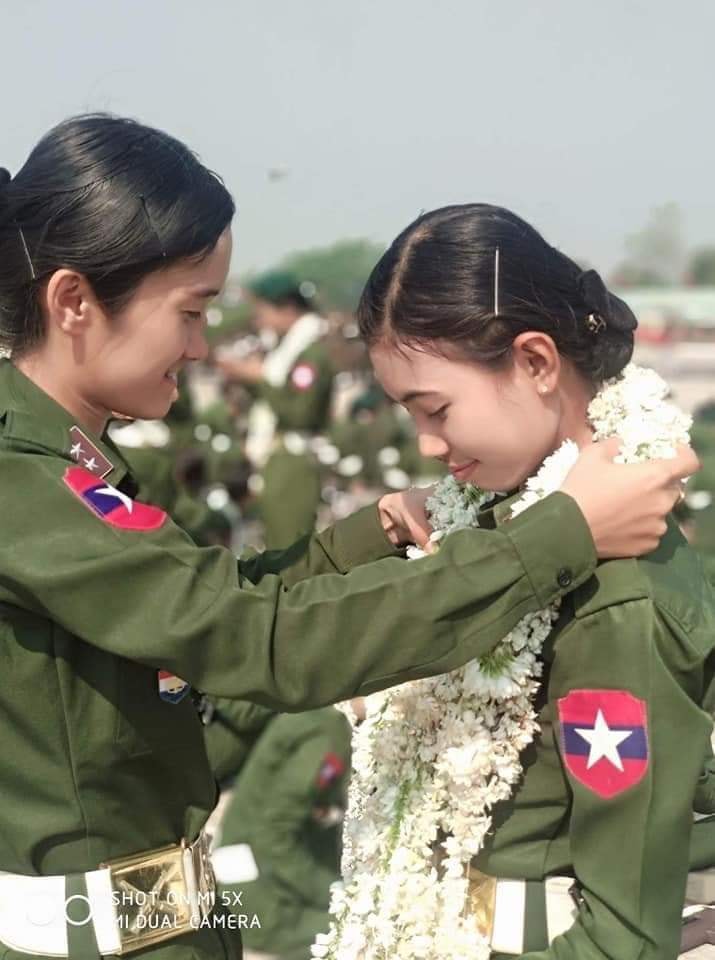 因疫情缅甸今年取消阅兵但这些女兵都为阅兵准备过