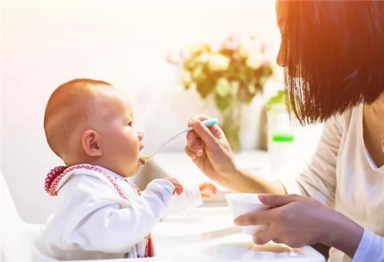 【宝宝】冲错还不如不吃，你中了哪一条？家长冲米粉的常见误区