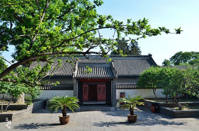 建筑▲位于繁华的闹市，号称“清朝八督之首”，保定城最著名的景点