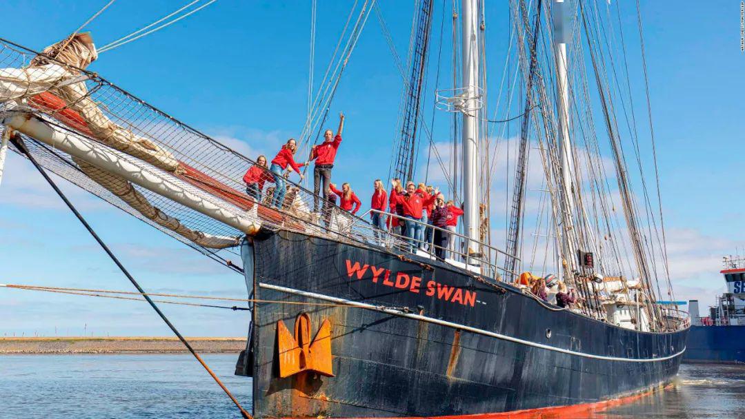 疫情没航班？荷兰学生“驾”100年帆船横跨大西洋回家