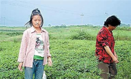 [女生]还写下8000字对教育不满的女生，如今成了这样那个高考故意0分