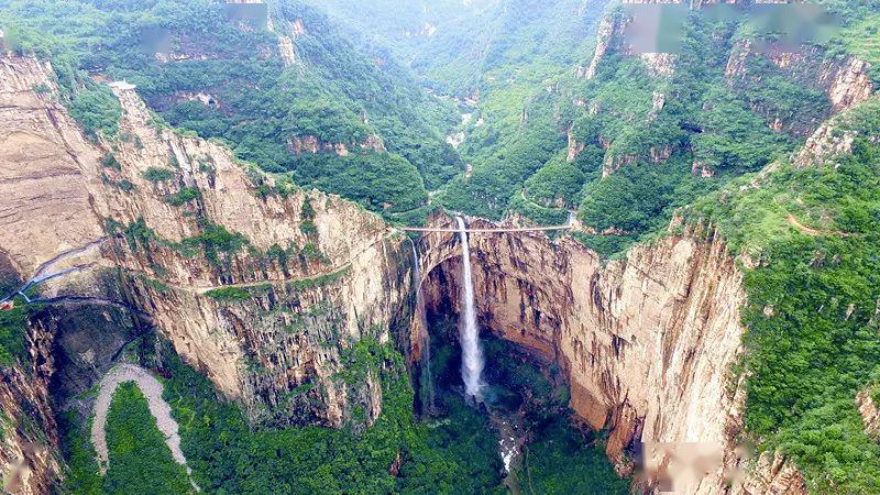 壶关太行山大峡谷八泉峡,被专家誉为"世界级极品旅游资源",号称"千里