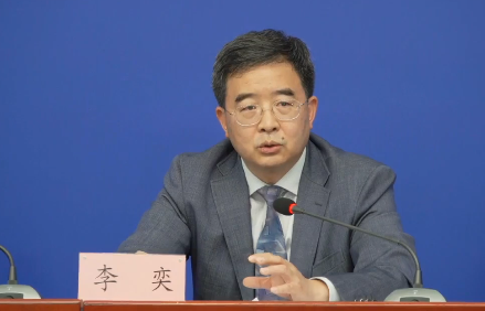 北京市教委新闻发言人李奕:北京中考体育考试将降低强度,不计具体成绩
