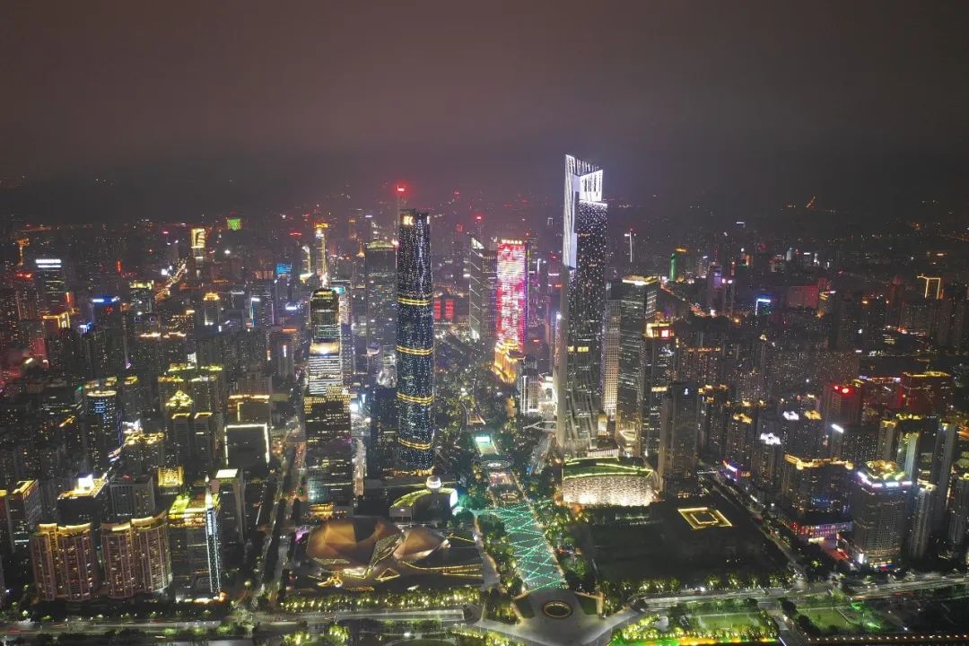 在广州，坐拥400栋楼，到底难不难？