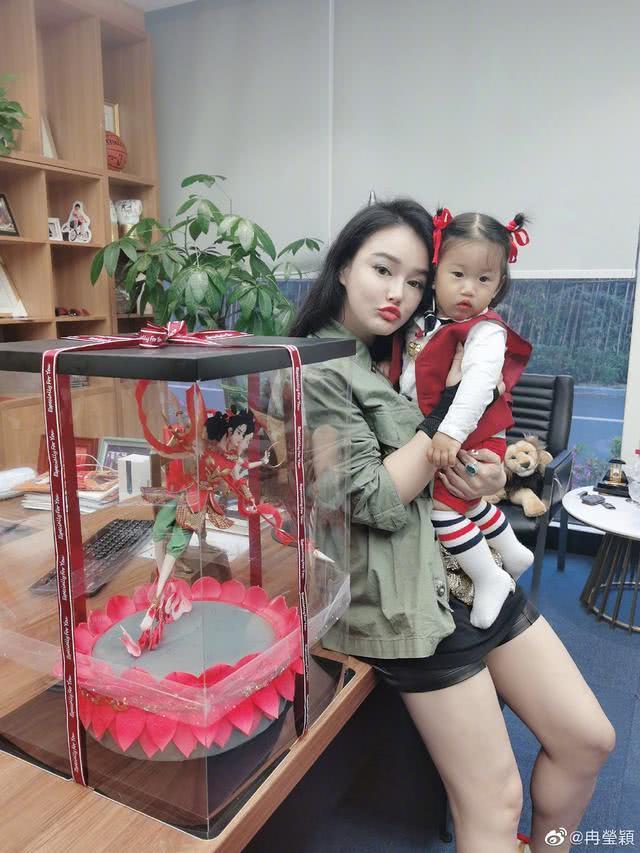 #儿子#宝贝扮哪吒太可爱，3个儿子长得像套娃邹市明全家为小儿子庆生