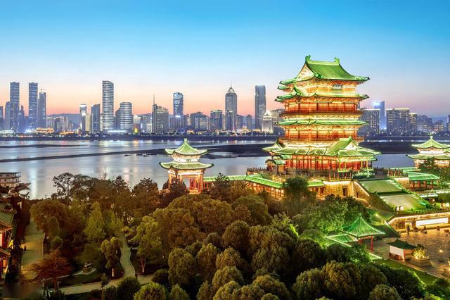 南昌gdp2020年有多少_南昌小树林老头战大妈