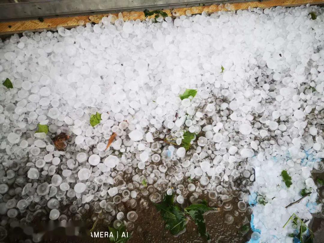 長沙暴雨白天秒變黑夜 貴州冰雹大過雞蛋｜中國一分鐘 - 新唐人亞太電視台