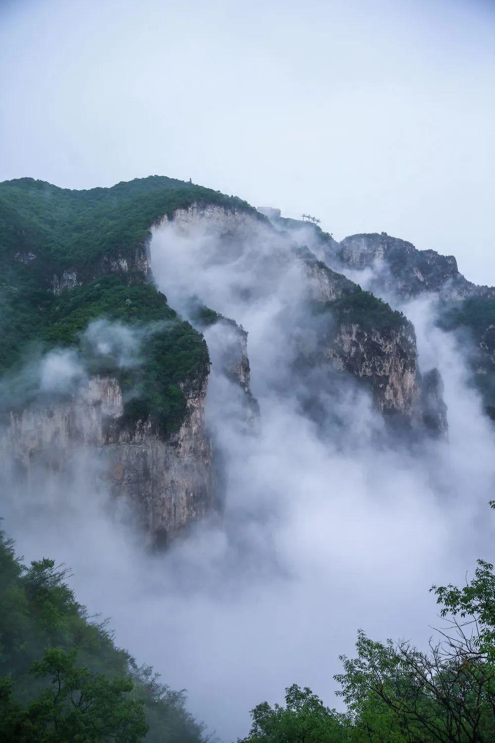 震撼云台山持续云海奇观美若仙境