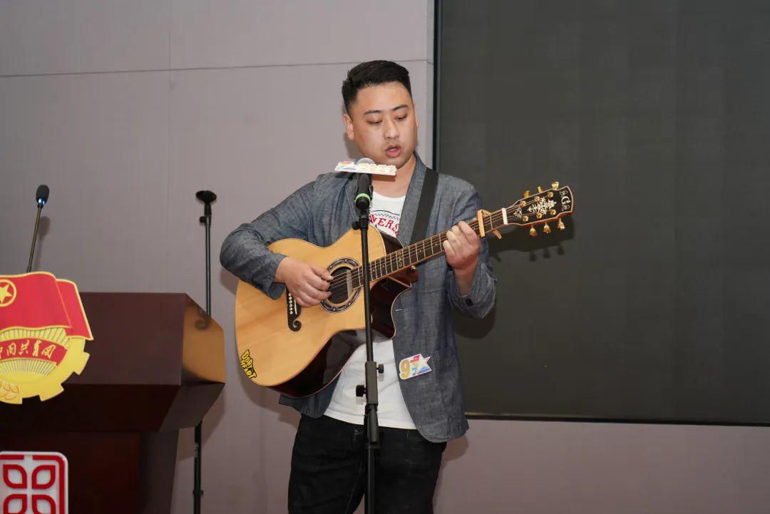 城投环境总经理,党委副书记陆峰宣布比赛结果文案:何恩天编辑:吴恬