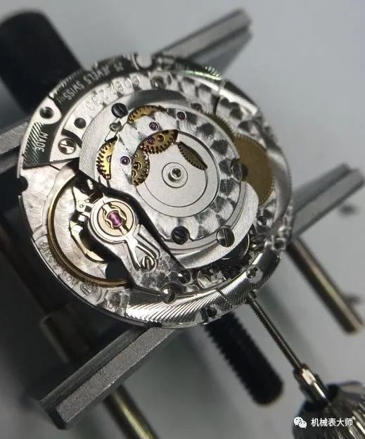 万元以内的手表选ETA机芯的错不了！"