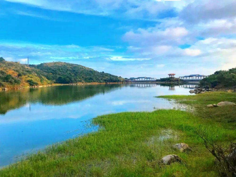 凤凰山  凤凰山天池 看日出赏杜鹃  国家aaa级景区,海拔1325米,为