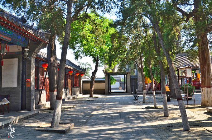 建筑▲位于繁华的闹市，号称“清朝八督之首”，保定城最著名的景点