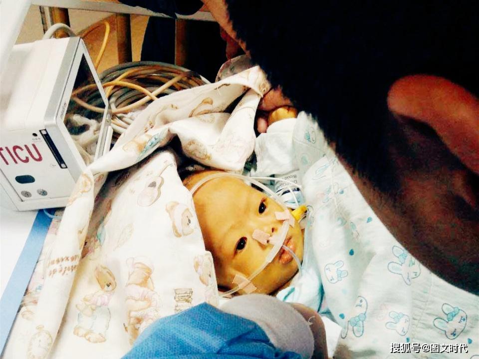 「奶奶」奶奶狠心赶病孙离家后，她自己也哭了男婴肝移植后又患癫痫