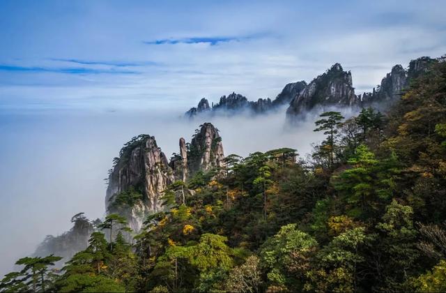 无黄山,不水墨.黄山的风景热了上千年,每个时代的文人墨客都为之痴迷.